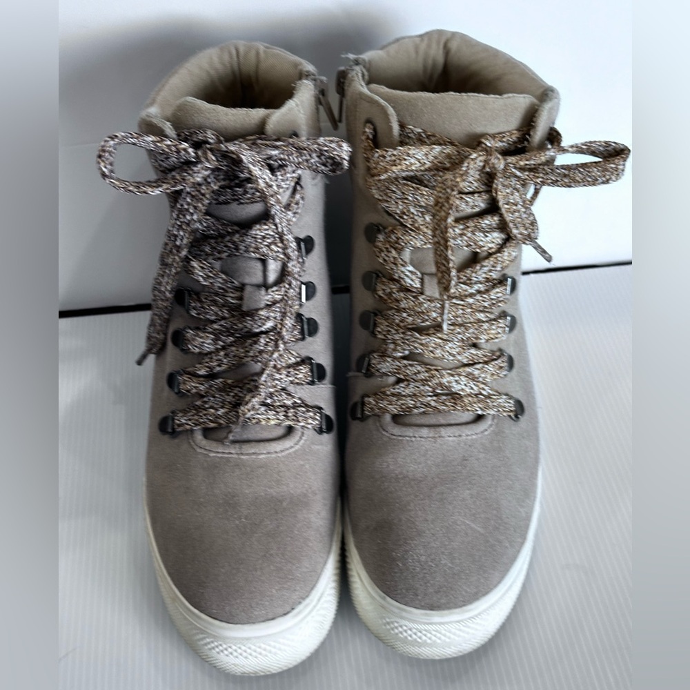 Steve Madden Women's Size 8 Catch Leather Hidden Wedge Sneaker In Tan Sporty